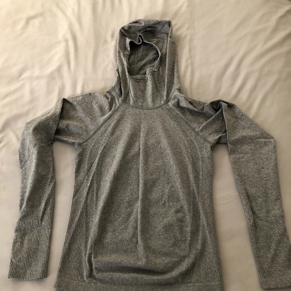 Uniqlo Hooded Sweater - Picture 1 of 4
